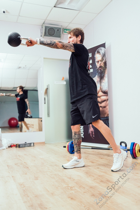 Гиря 16 кг с хромированной ручкой полиуретановая (CPU) Original FitTools